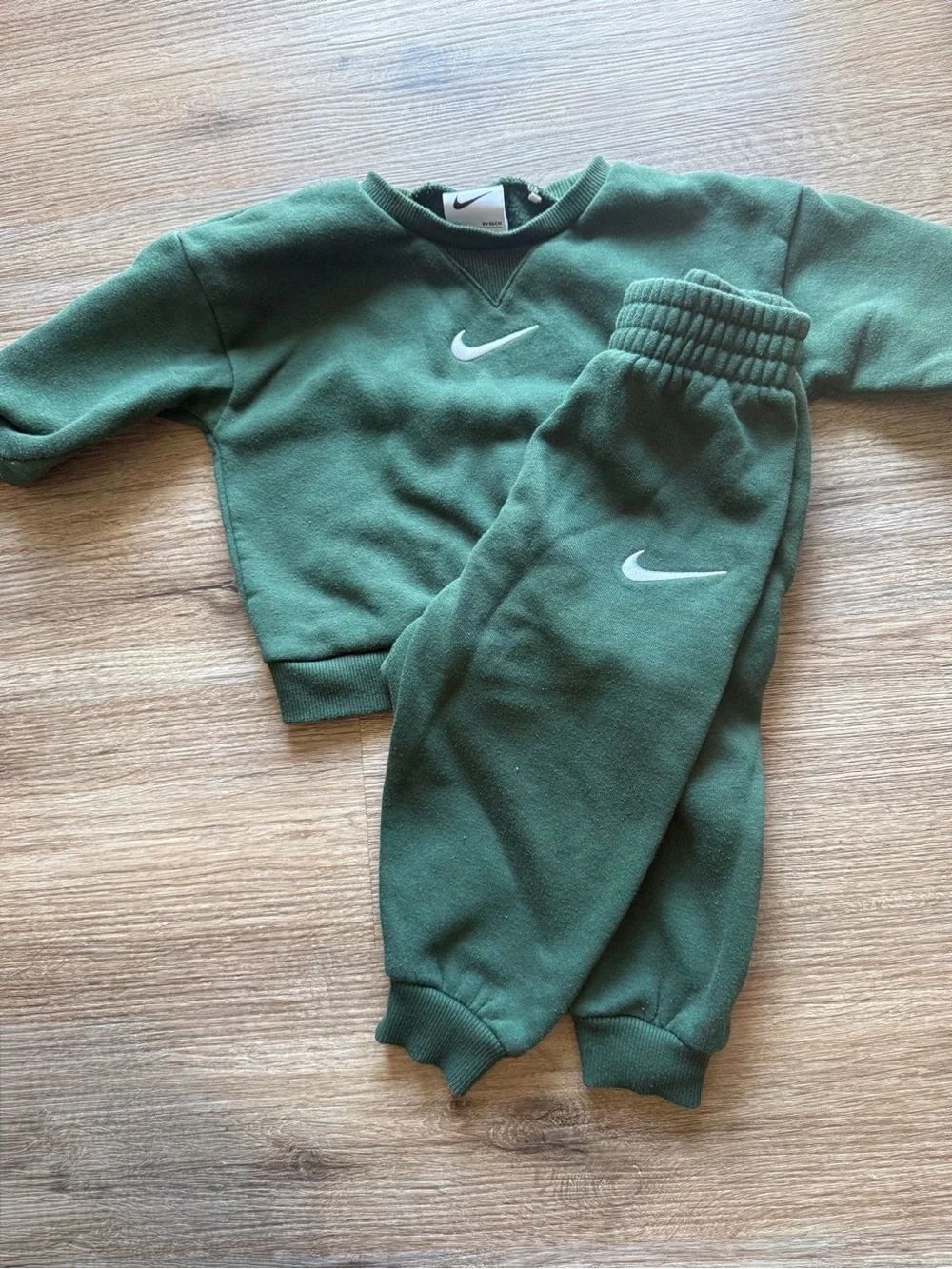 Baby Nike set dark green 18 months